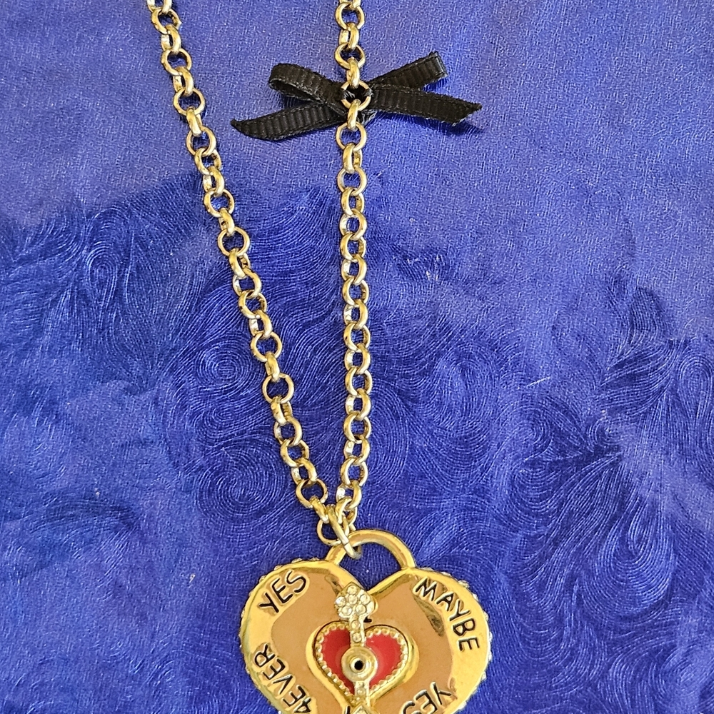 💘Betsey Johnson RARE RETIRED HTF Gold Heart Spinner Arrow Pendant Necklace EPC - Picture 3 of 7